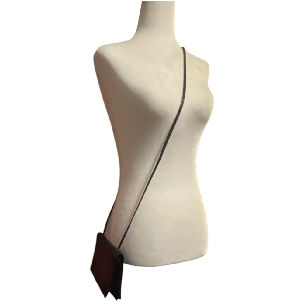 Vintage Derek Alexander leather thin profile crossbody